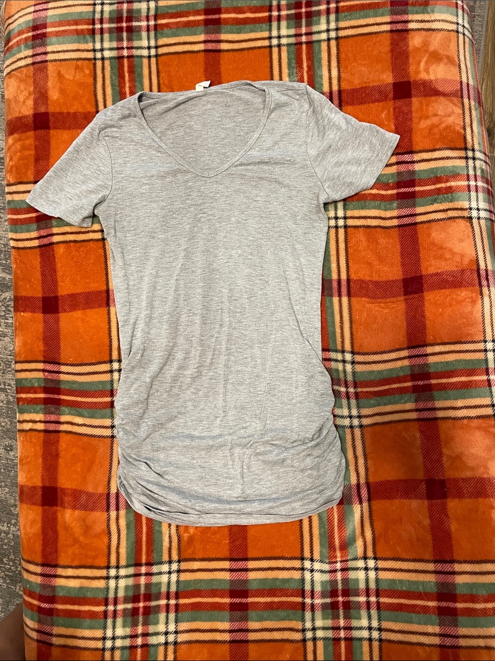 Size medium maternity tshirt bundle - Picture 4 of 7